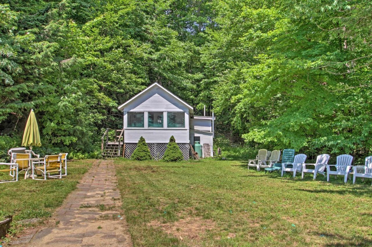 Lakefront Retreat With Shared Dock And Beach! Hébergement de vacances Rumney
